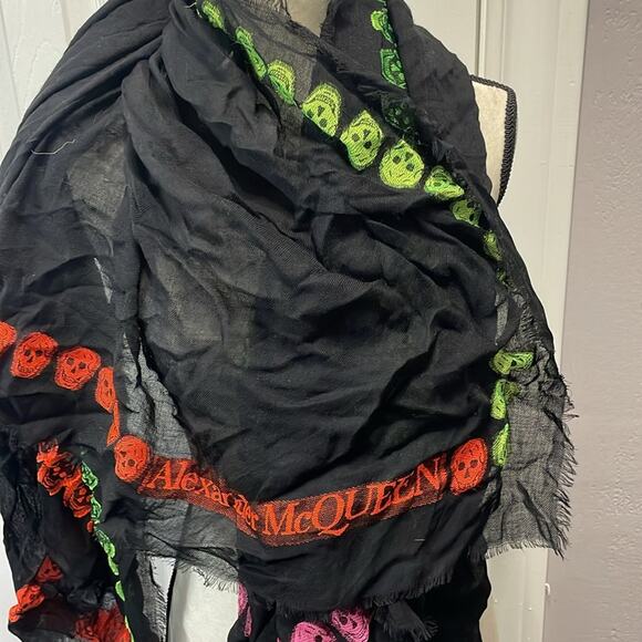Alexander McQueen Neon Skull Scarf Black Rare Retails $430 - Picture 5 of 9